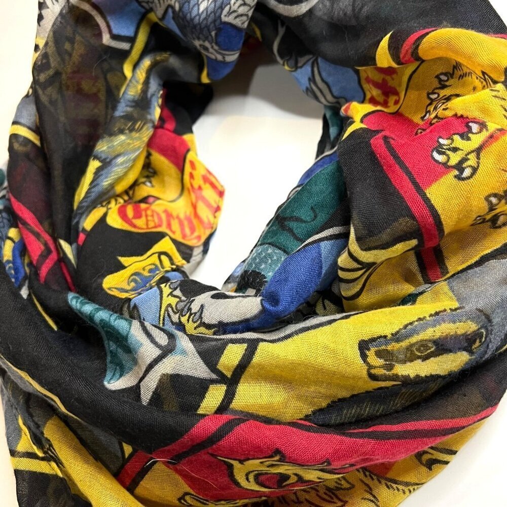 Bioworld Harry Potter House Crests Infinity Scarf‎ OSFM Academia Wizards
